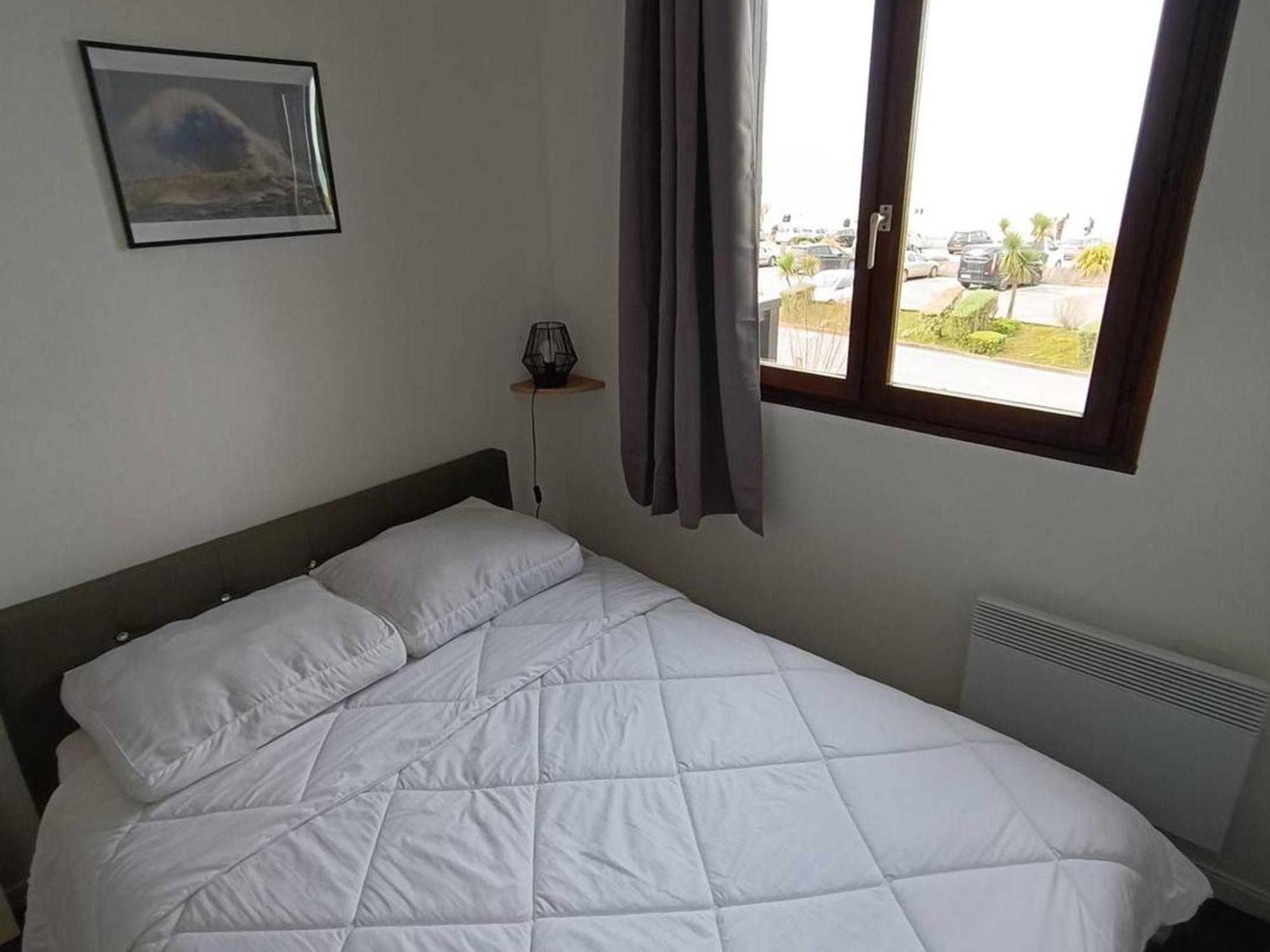 Appartement Familial Centre Ville Avec Parking Et Animaux Permis - Fr-1-465-90 Merville-Franceville-Plage Zewnętrze zdjęcie